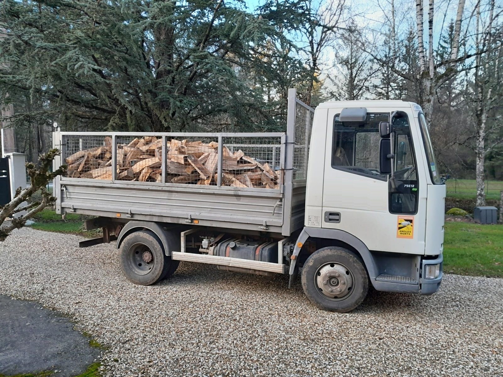 Drewno opałowe mieszane liściaste 10 m³ – luzem z wywrotki